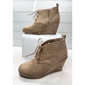 Dolce Vita DV Women’s Wedge Faux Suede Ankle Boots, Size 6.5, Beige Tan